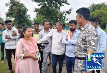 स्मशानभूमीत वराहपालन व्यवसायिकाकडून अतिक्रमण; अंत्यविधीवेळी दोन गटांमध्ये तुफान हाणामारी. घटनास्थळी भाग्यश्री ताई आत्राम माजी जिल्हा परिषद अध्यक्ष यांची भेट.